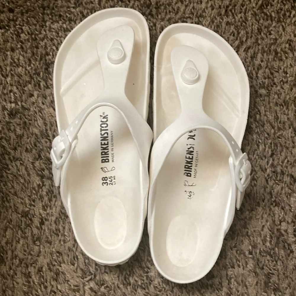 EUC Birkenstock white sandals Sz 38 - Picture 1 of 3